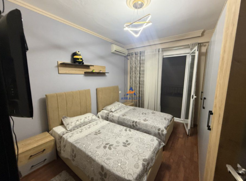 JEPET ME QERA APARTAMENT 2+1+ANEKS+BALLKON " UNAZA E RE " 600 EURO.