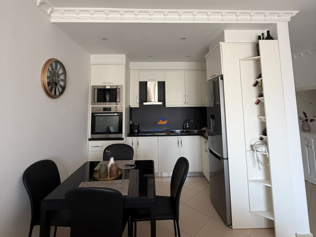 JEPET APARTAMENT ME QERA 2+1+BALLKON "UNAZA E RE" 600 EURO.