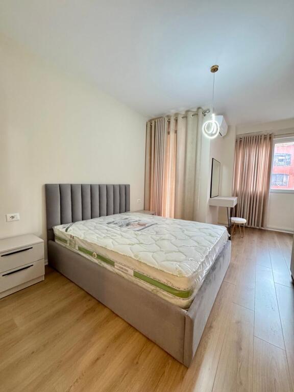 JEPET SUPER APARTAMENT ME QIRA TE GRAND GALERY YZBERISHT TIRANE
