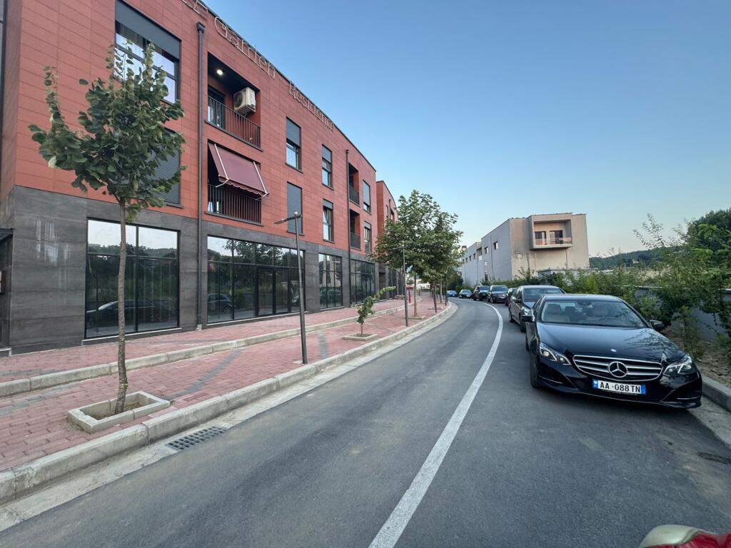 Super Apartament 2+1+parkim me qera prane TEG (900 Euro)
