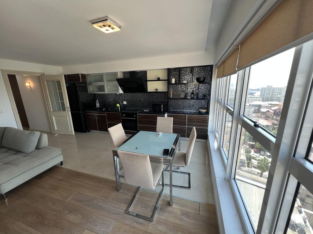 SHITET APARTAMENT 2+1+BALLKON NE QENDER TE DURRESIT