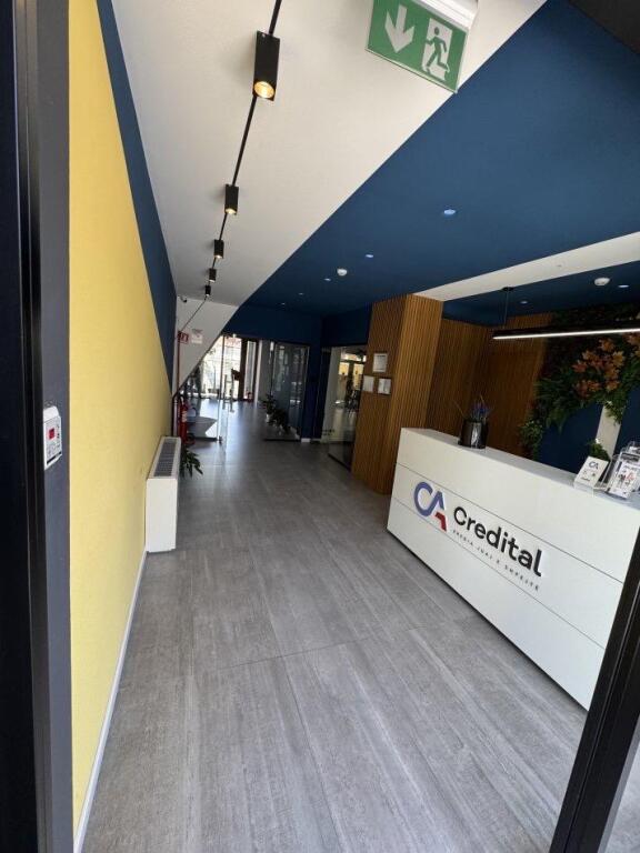 ZYRE ME QERA 900M2 PAZARI I RI 10.000 EURO