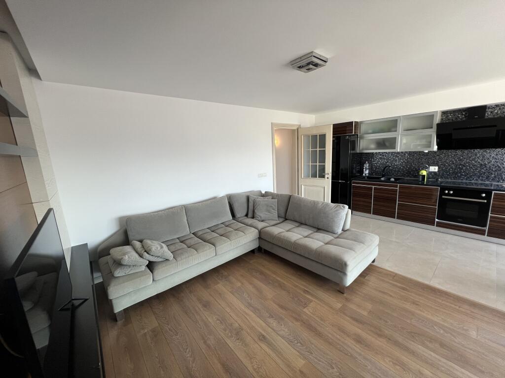 SHITET APARTAMENT 2+1+BALLKON NE QENDER TE DURRESIT