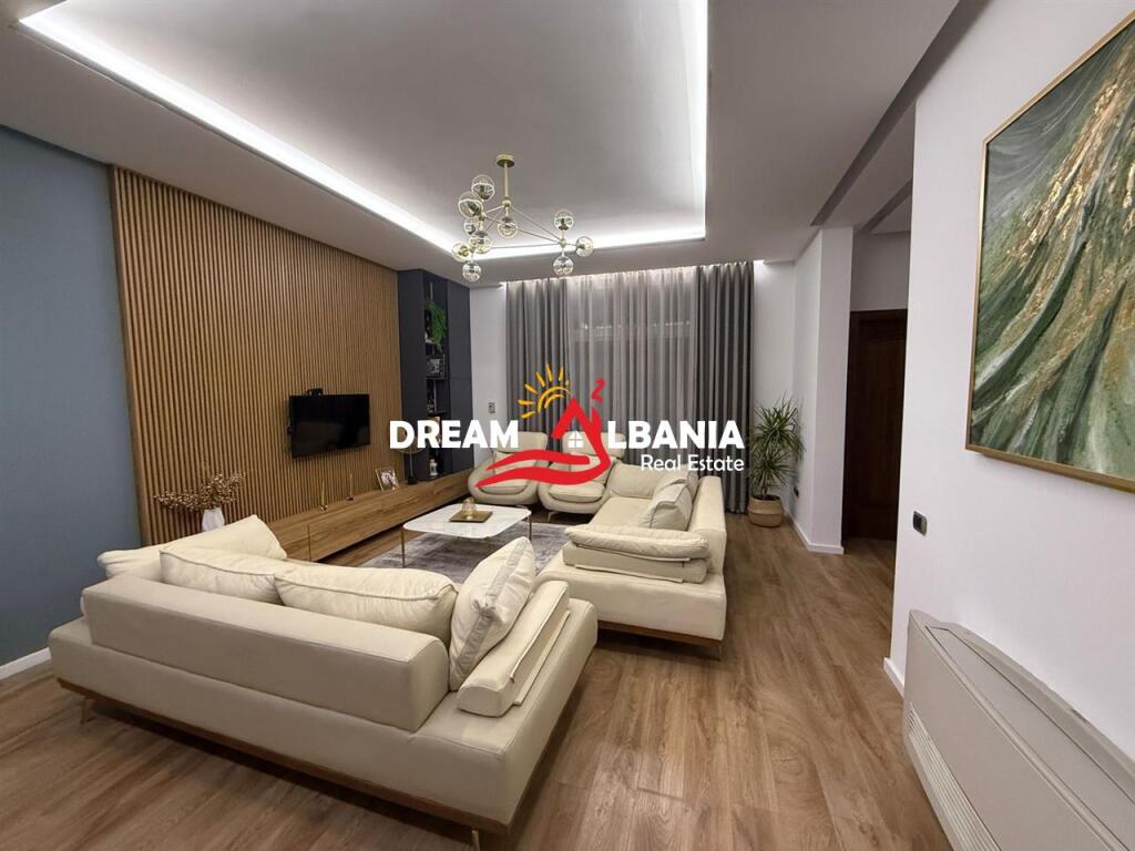 Duplex 3+1+2 + Parkim me qera tek Kristal Center (ID 4231464)
