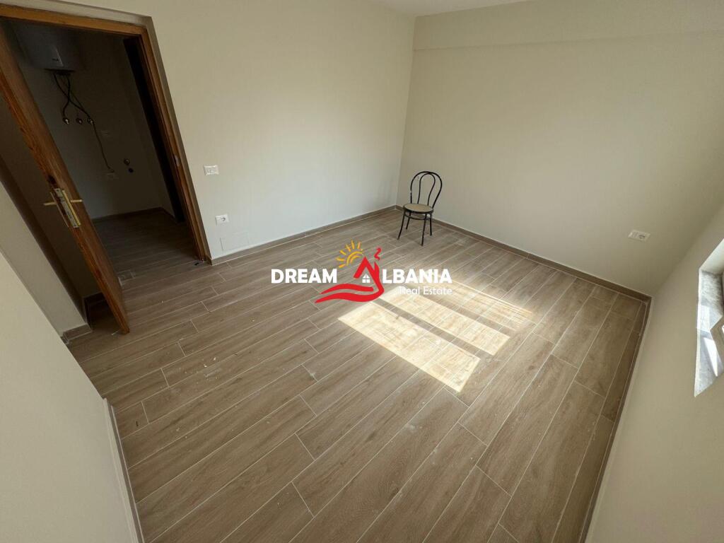 Office space ( Ap 3+1 ) for rent on Durres Street (ID 42711344)