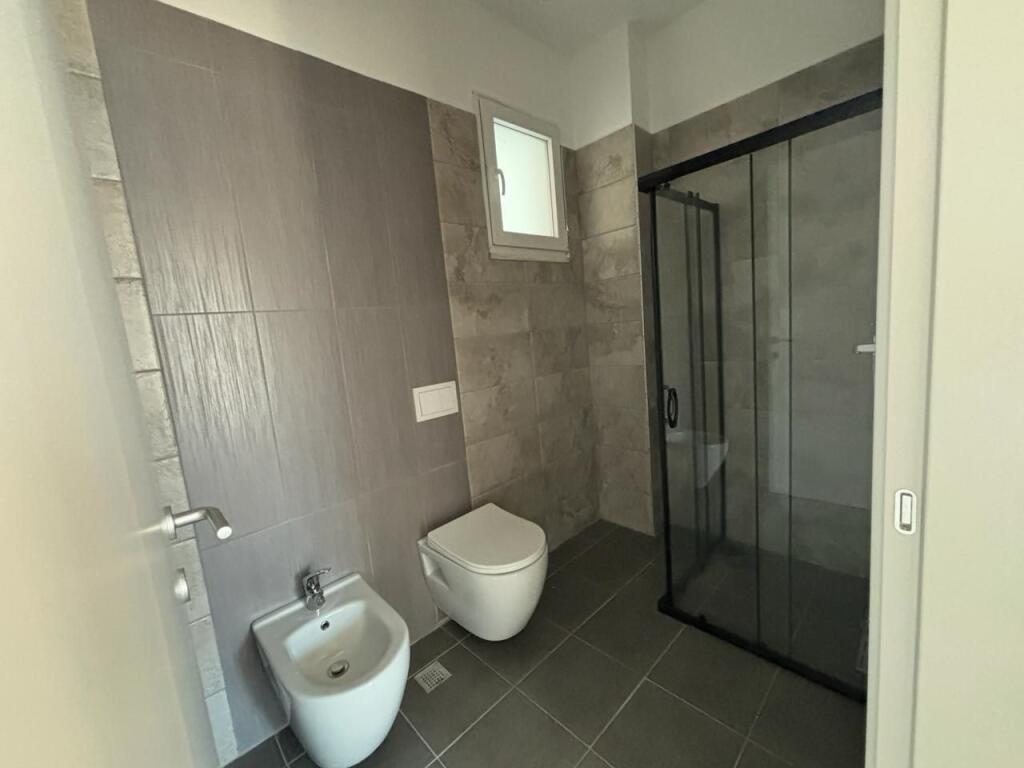 📢 Jepet me qira Apartament 2+1  📍 Don Bosko, Tek Trio Tower  💶 Çmimi: 90000 leke/muaj