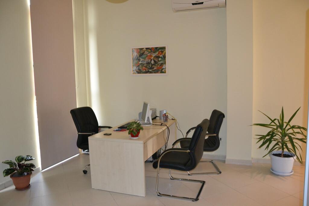 business premises Floor 1, 40 m² 430 € (Dibres St.)