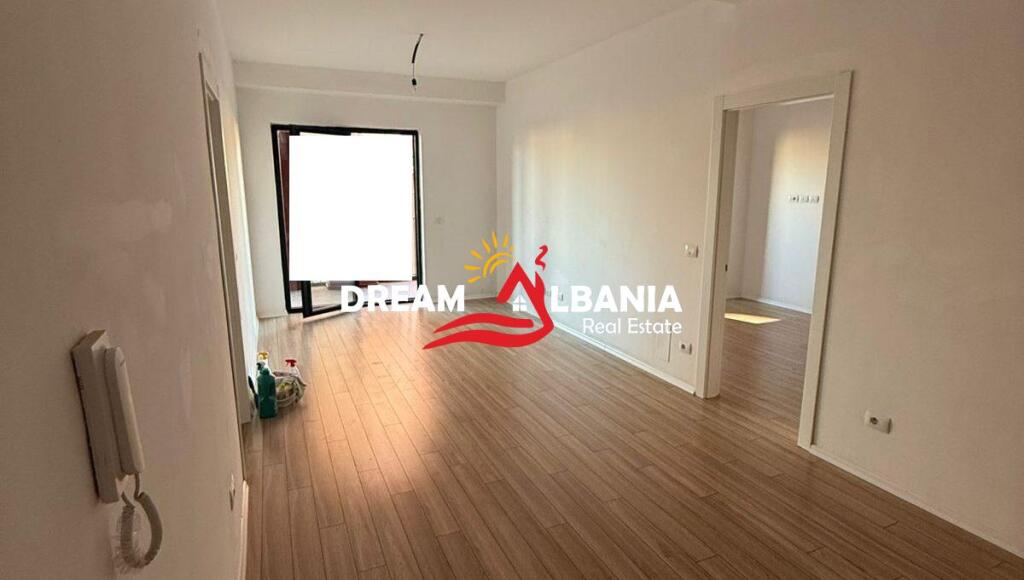 Ambient komercial me qera ne Rr. e Kavajes, Prane “Tirana Garden Building”, ne Tirane (ID 42611325)