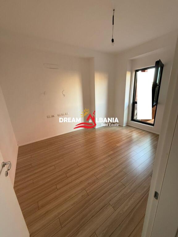 Ambient komercial me qera ne Rr. e Kavajes, Prane “Tirana Garden Building”, ne Tirane (ID 42611325)