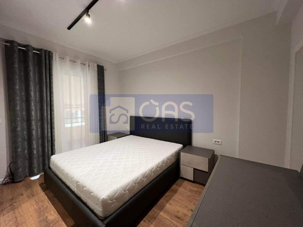 ◦ Jepet Apartament me qera  2+1+2  tek Mbikalimi i Komunes Parisit