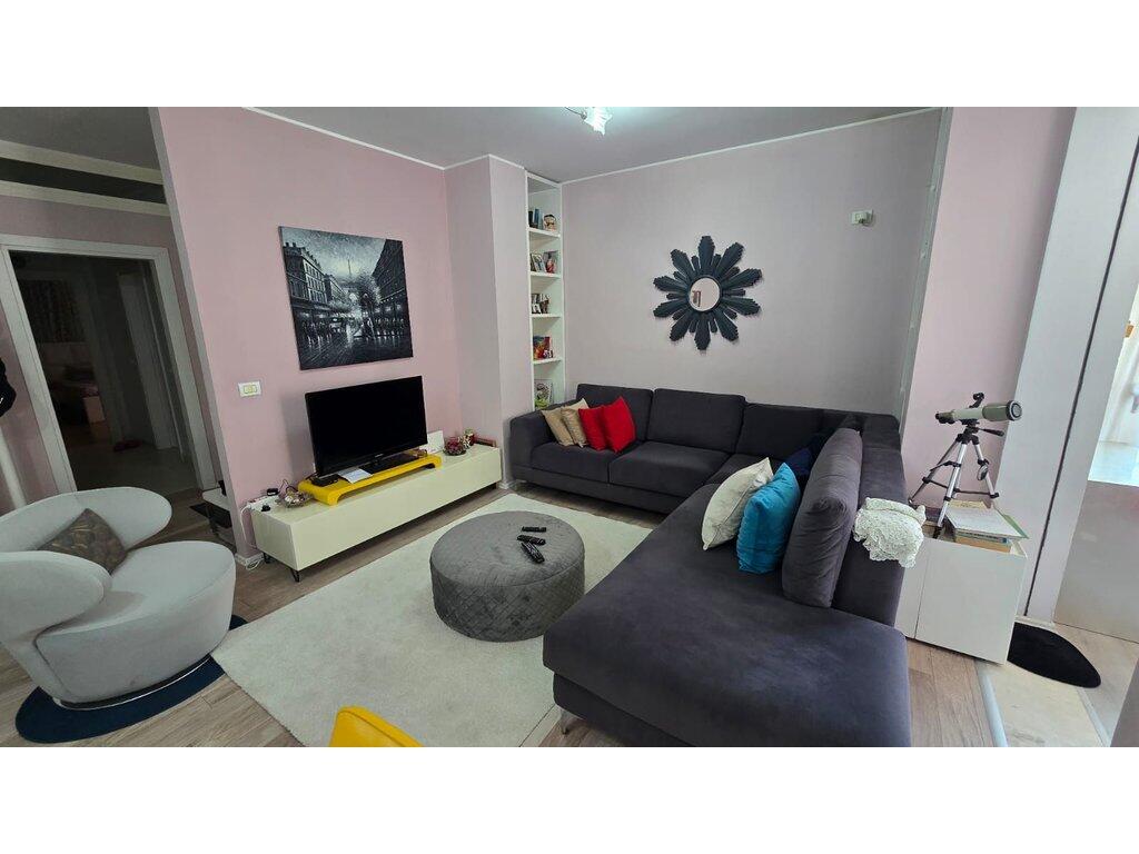 MODERN APARTMENT FOR SALE AT THE PARIS COMMUNE