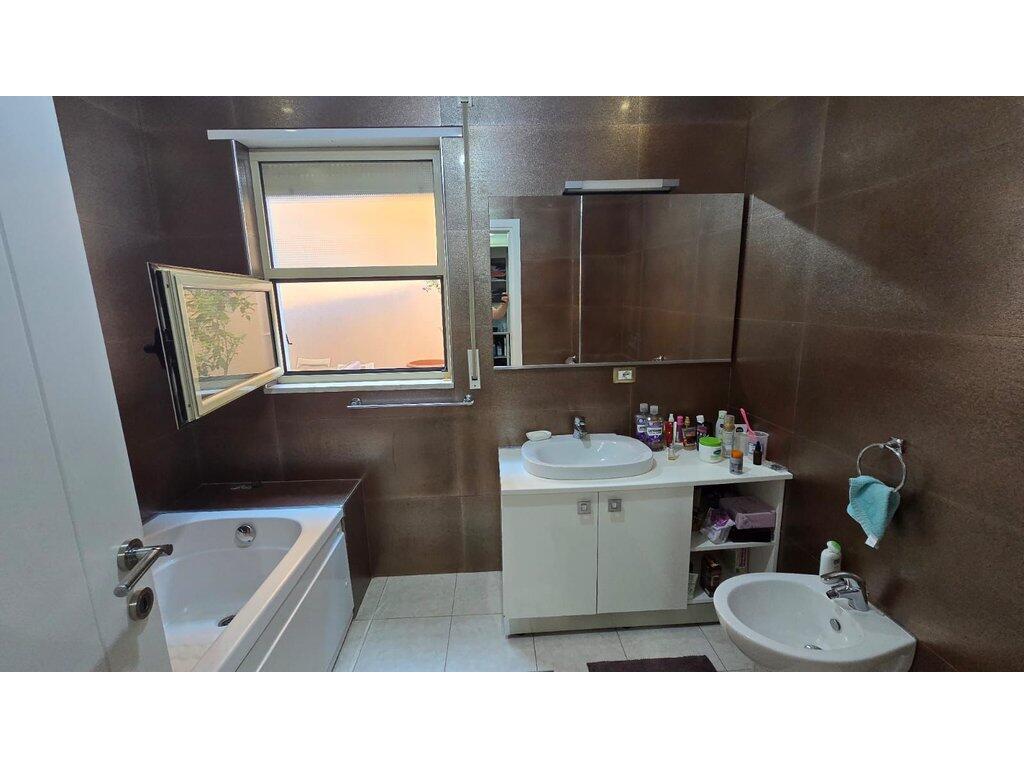 MODERN APARTMENT FOR SALE AT THE PARIS COMMUNE