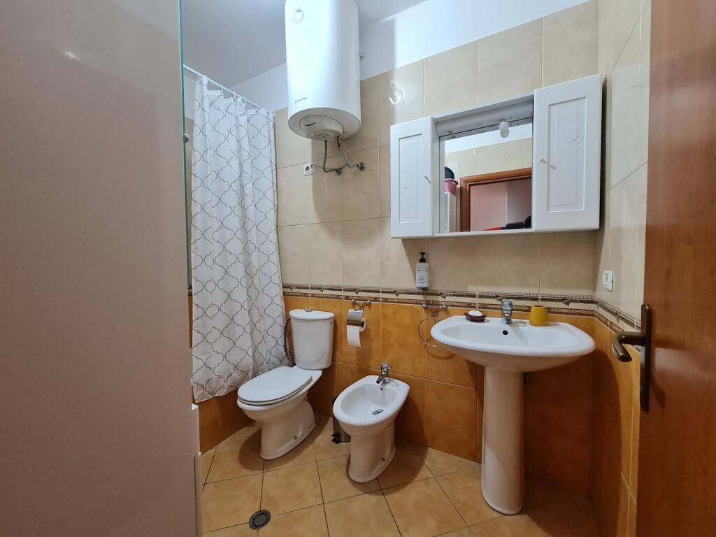 Apartament me qera 1+1 afer qendres