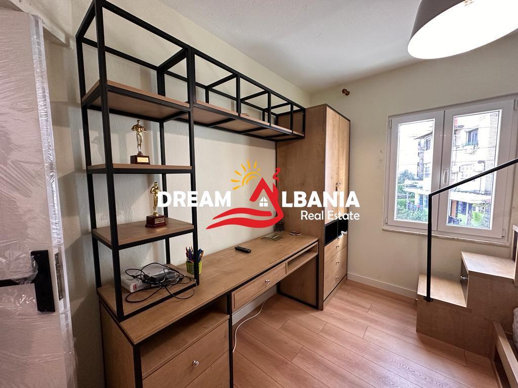For sale 2nd floor of a Villa+Shop in the Kinostudio area near Gjon Buzuku school, Tirana (ID 4141027)