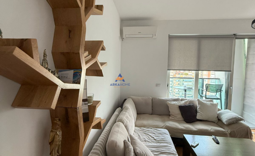 AFFITTASI APPARTAMENTO 1+1+BALCONE+POSTO AUTO PRESSO "AMBASCIATORE 3, STADIO AIR ALBANIA" 1300 EURO