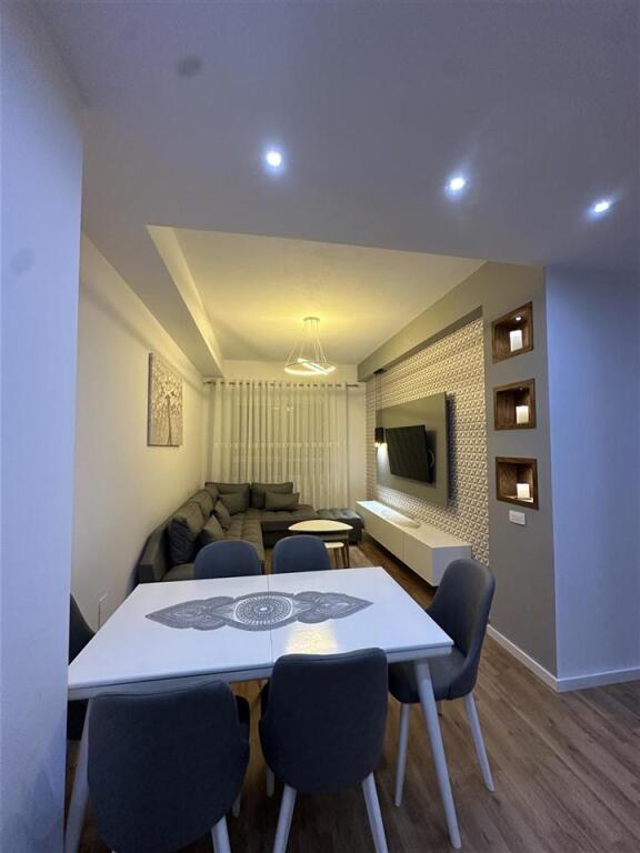 Super Apartment 2+1 for rent at the Mangalem/Ali Demi complex (500 euros non-negotiable)

