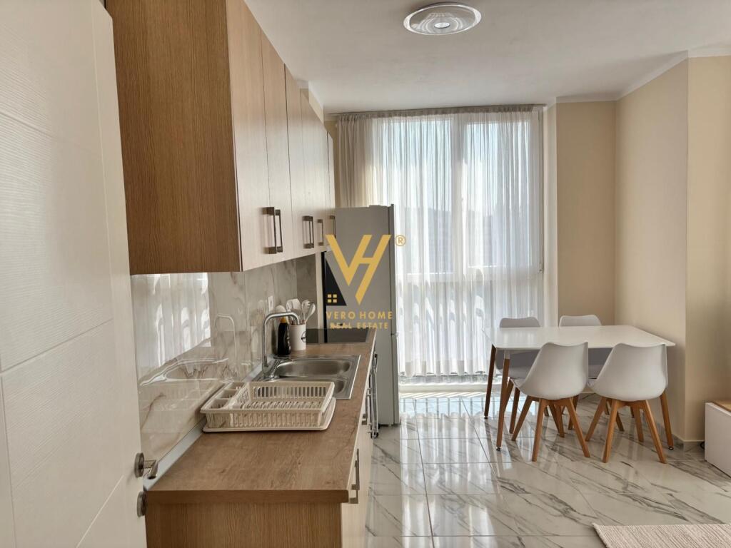 JEPET APARTAMENT 1+1+BLK ME QERA TE GRAND GALLERY, YZBERISHT 550 EURO