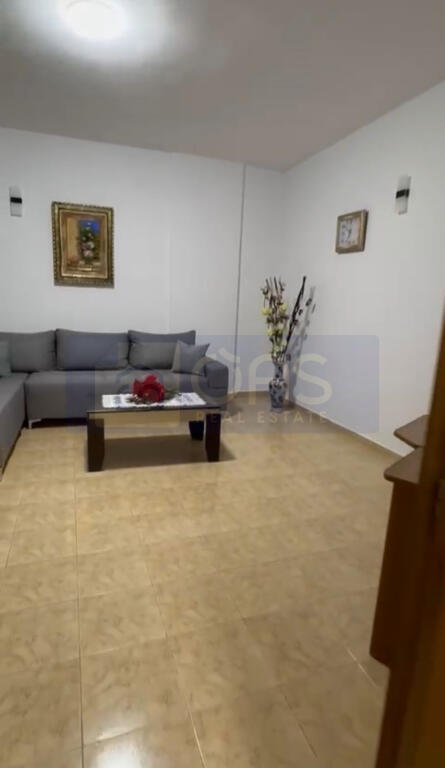 Jepet me qera  apartament 1+1 ne 5 Maj