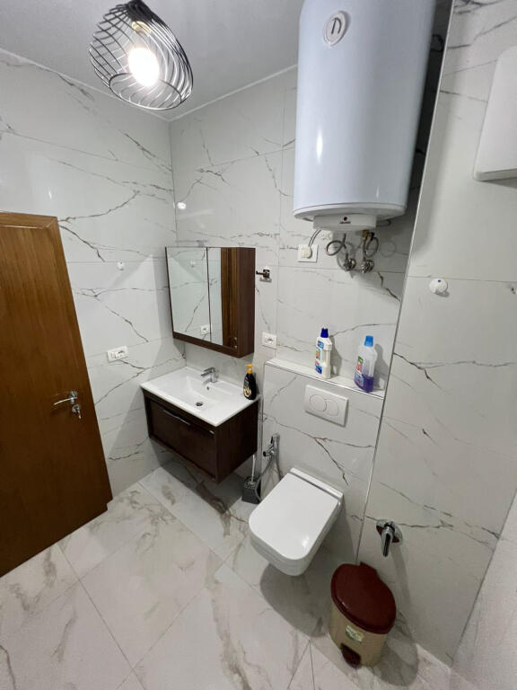 Apartament Me Qera 2+1 Tek Rruga e Dibres (ID B2201440) Tirane