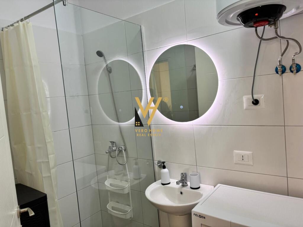JEPET APARTAMENT 1+1+BLK ME QERA TE GRAND GALLERY, YZBERISHT 550 EURO