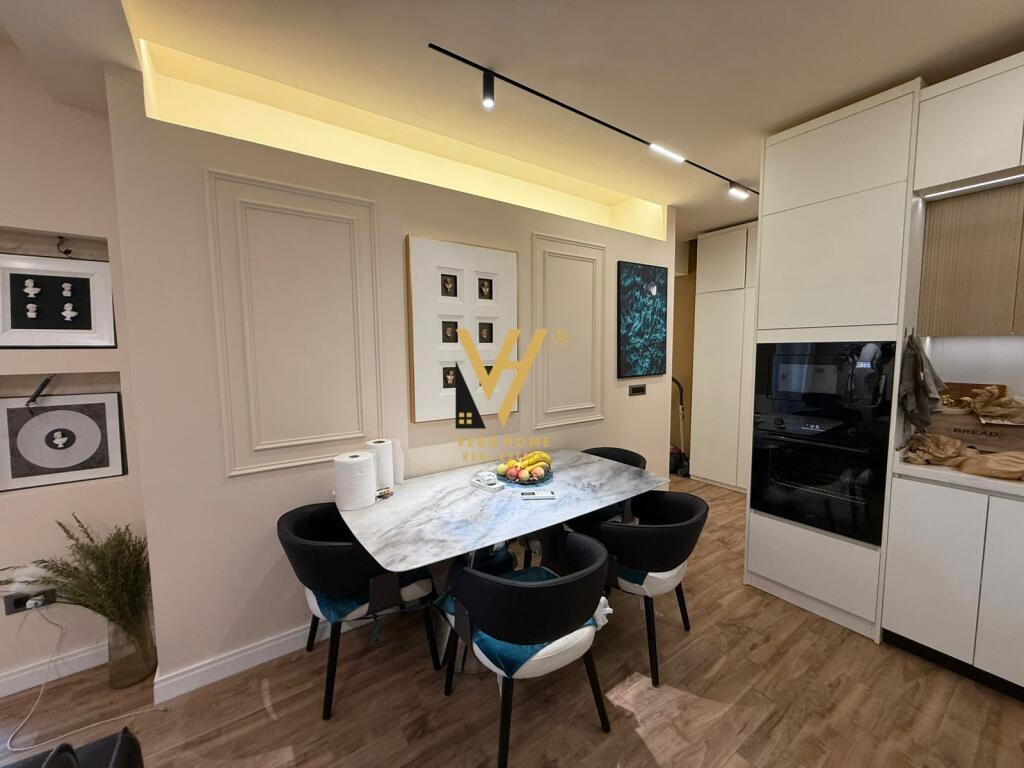 JEPET APARTAMENT 2+1 ME QIRA TE RRUGA PETI 950 EURO