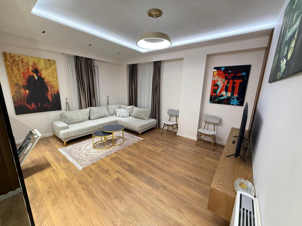 📢 For Rent – Apartment 2+1 + Parking  📍 Center of Tirana, near the 9-storey buildings, beginning of Dibra Street