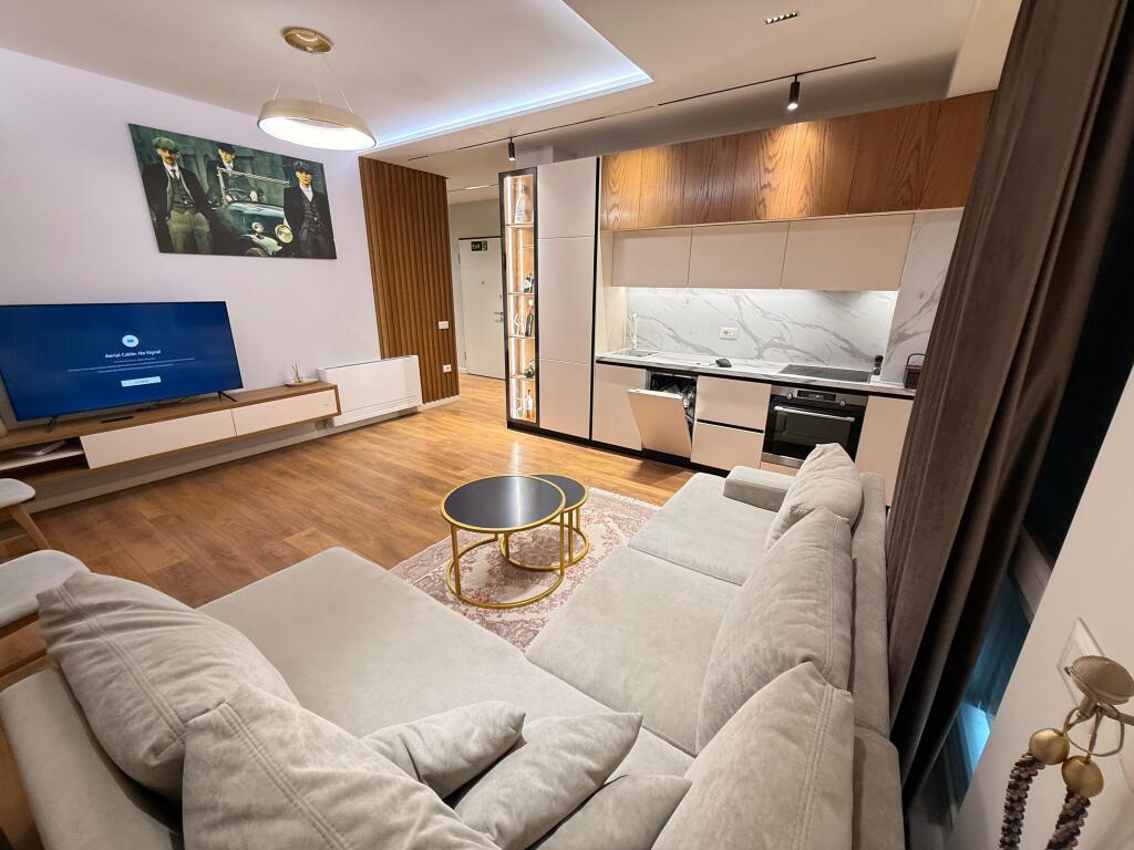 📢 For Rent – Apartment 2+1 + Parking  📍 Center of Tirana, near the 9-storey buildings, beginning of Dibra Street