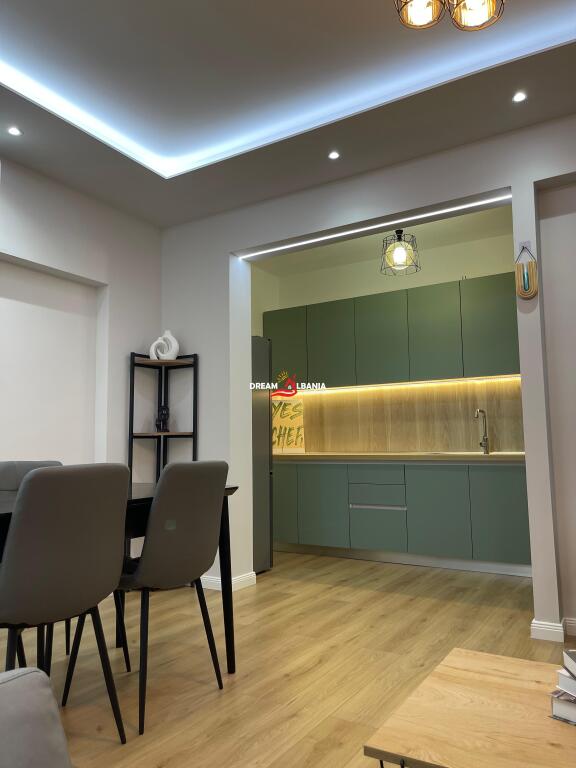 Appartamento 2+1+2 con Veranda in Vendita in via Kavaja vicino a Deliorgjit (ID 41212039)