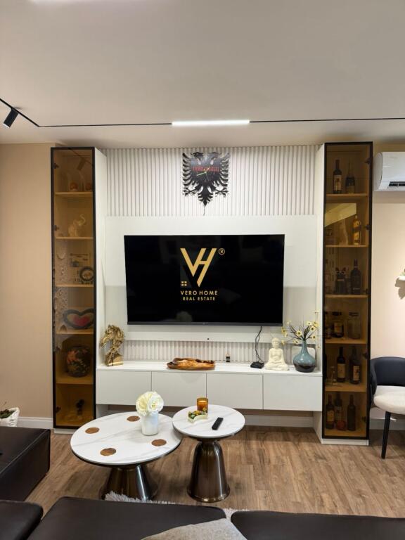 JEPET APARTAMENT 2+1 ME QIRA TE RRUGA PETI 950 EURO