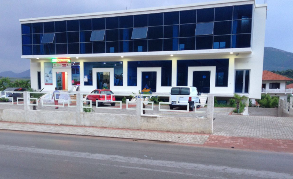 JEPET ME QERA AMBIENT BIZNESI 400 M2 " NE BERZHITE" 1200 EURO