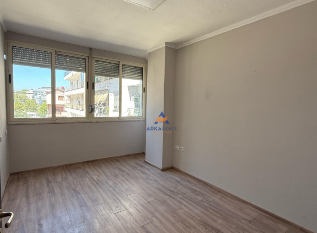 FOR SALE APARTMENT 2+1+BALCONY "COMMUNE OF PARIS" 165,000 EURO.