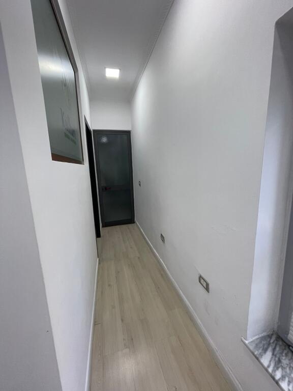 Selvia business premises/shop for sale 32 m2, (90,000 euro)