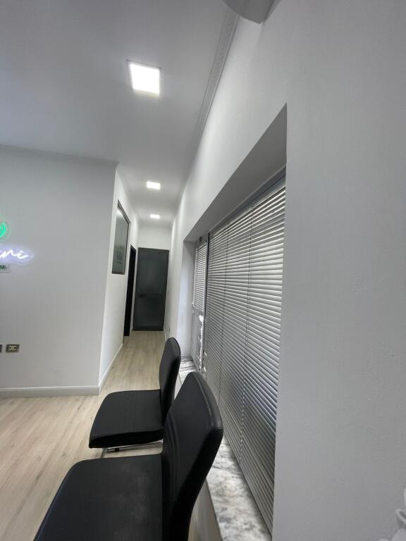 Selvia business premises/shop for sale 32 m2, (90,000 euro)