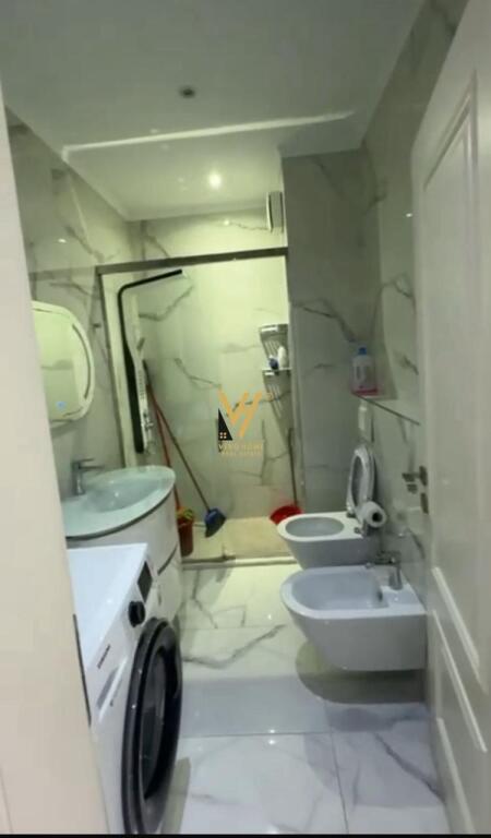 JEPET APARTAMENT 2+1+2 ME QERA NE XHAMLLIK 1.100 EURO