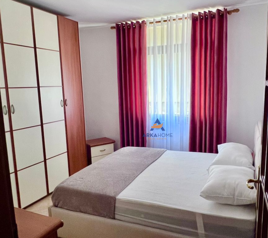 JEPET APARTAMENT ME QERA 2+1 "RRUGA SULEJMAN PASHA ,QENDER" 750 EURO.(PARKIMI I PERFSHIRE).