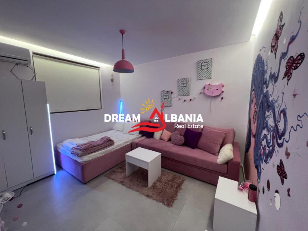 Dyqan ne shitje ne Qender rruga e Bogdaneve (ID 4171596).