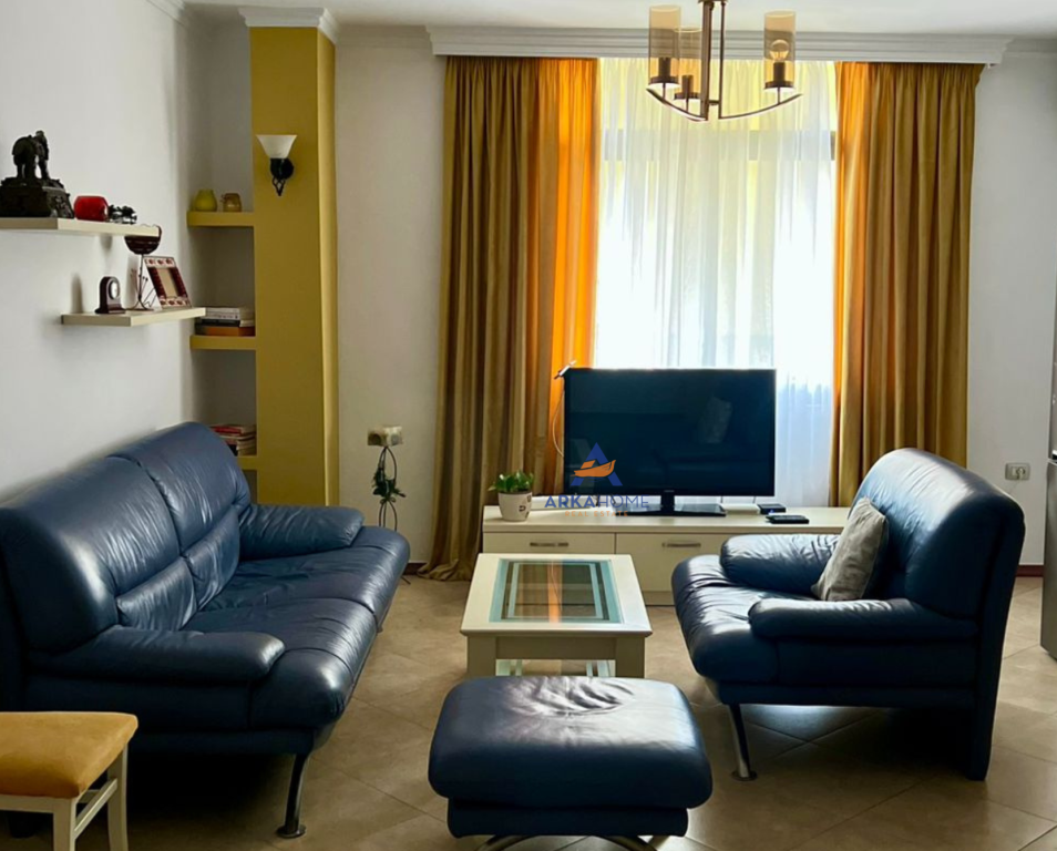 JEPET APARTAMENT ME QERA 2+1 "RRUGA SULEJMAN PASHA ,QENDER" 750 EURO.(PARKIMI I PERFSHIRE).