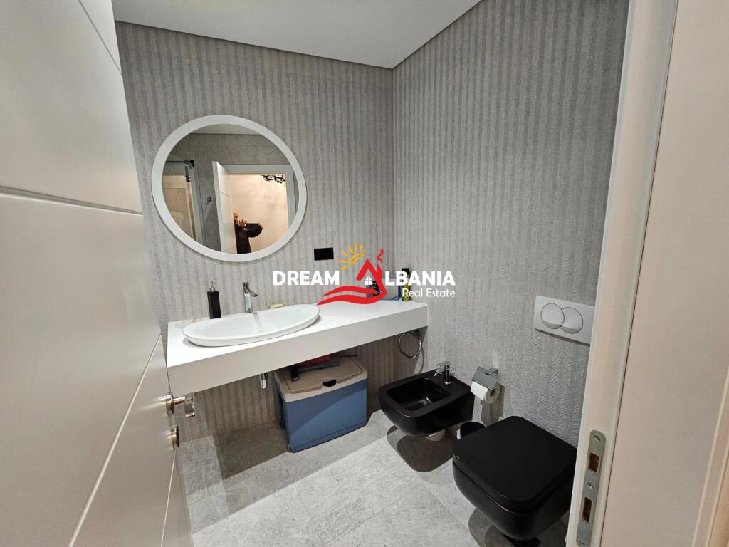 Apartament 2+1+2wc Parkim me qera tek Bulevardi Zogu i Parë – Ministria e Drejtësisë, Tiranë (ID 42215050)
