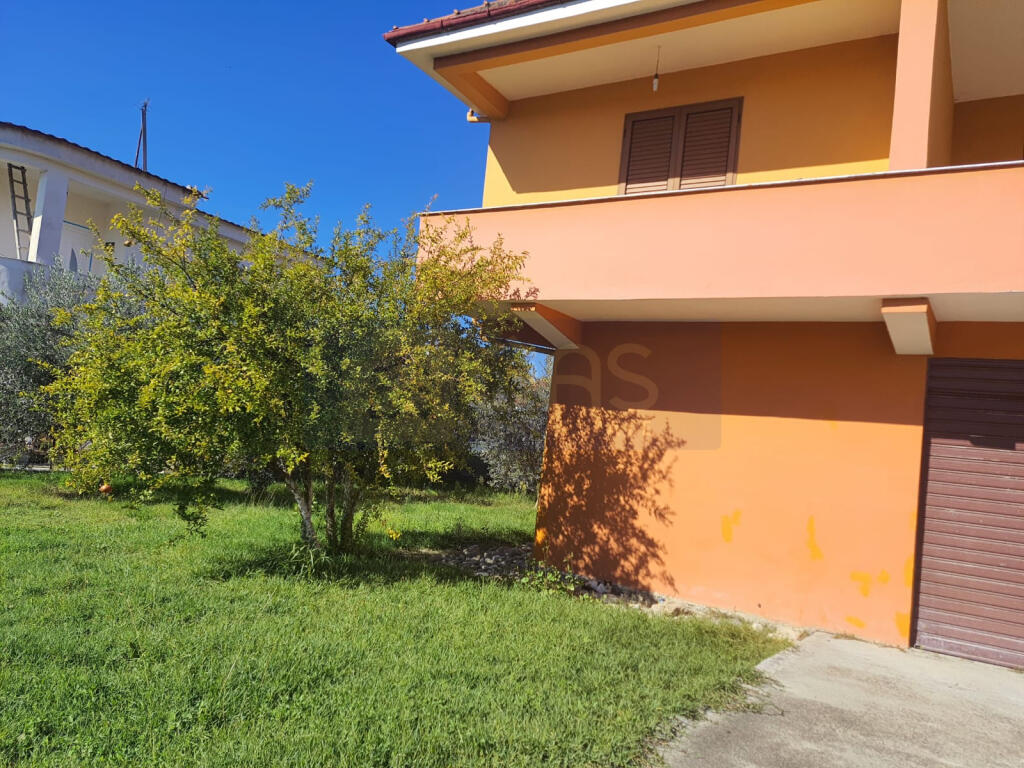 Casa Privata 2-Piani In Affitto A Kamez
