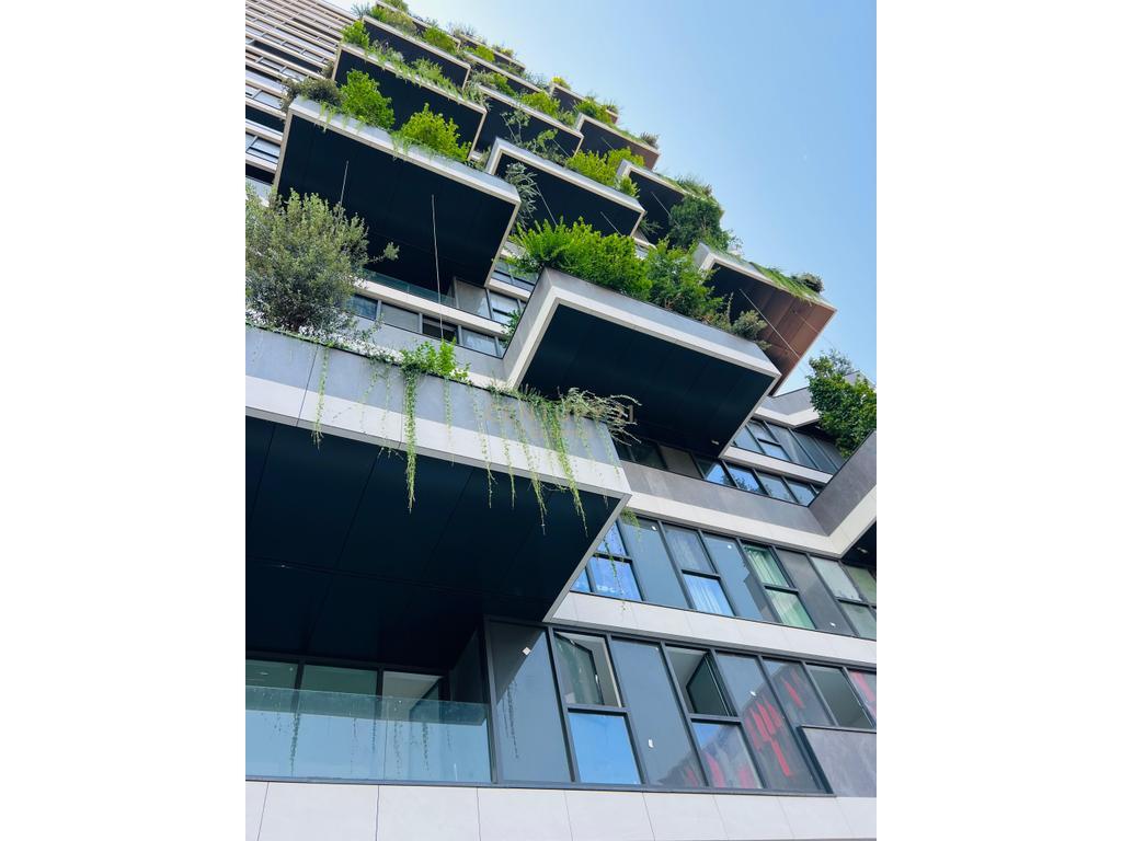 Ambient për Zyra me Qira te Vertical Forest – Në Zemër të Tiranës!