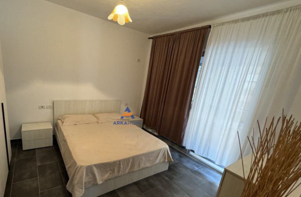 JEPET ME QERA APARTAMENT 2+1+BALLKON "UNAZA E RE,KOMPLEKSI ARLIS" 540 EURO.