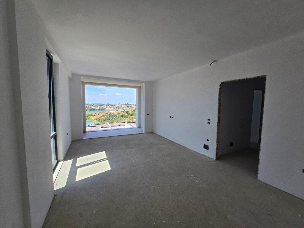 SUPER APARTMENT FOR SALE AT FARKA LAKE.