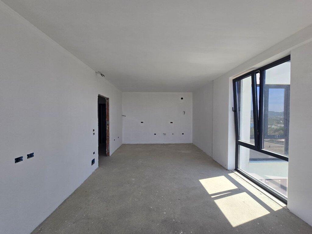 SUPER APARTMENT FOR SALE AT FARKA LAKE.