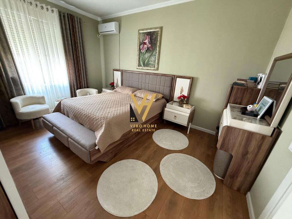 VENDESI APPARTAMENTO 2+1+2 ALLA MOSCHEA, GIARDINO BOTANICO 300.000 EURO