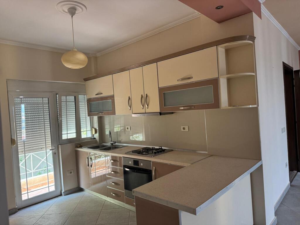 Casa privata in affitto a Shkozë /35,000 leke