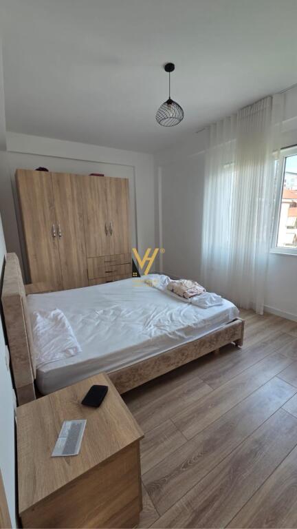 JEPET APARTAMENT 2+1+BLK ME QERA TE LIQENI I THATE 700 EURO