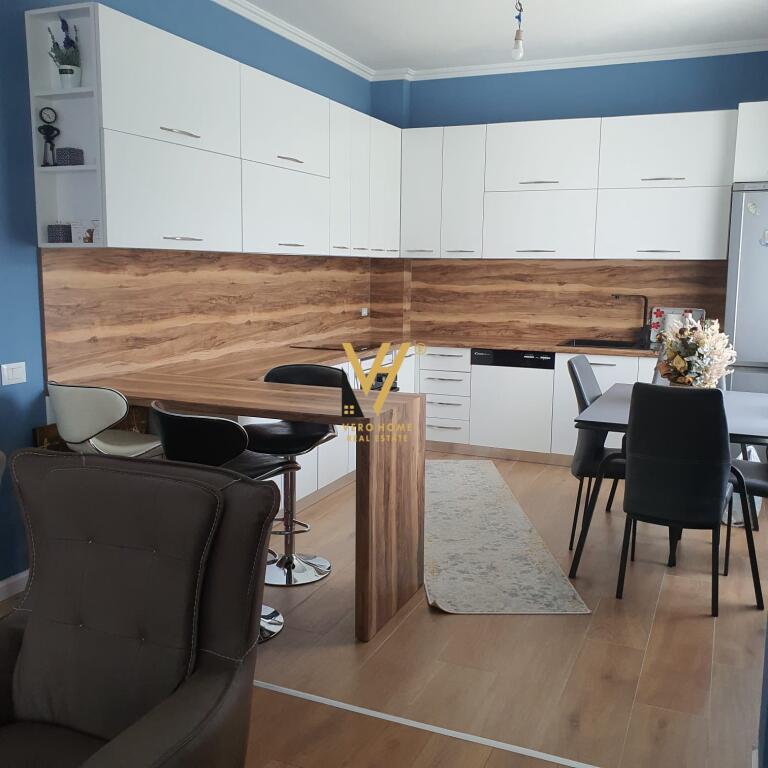 VENDESI APPARTAMENTO 2+1+2 ALLA MOSCHEA, GIARDINO BOTANICO 300.000 EURO