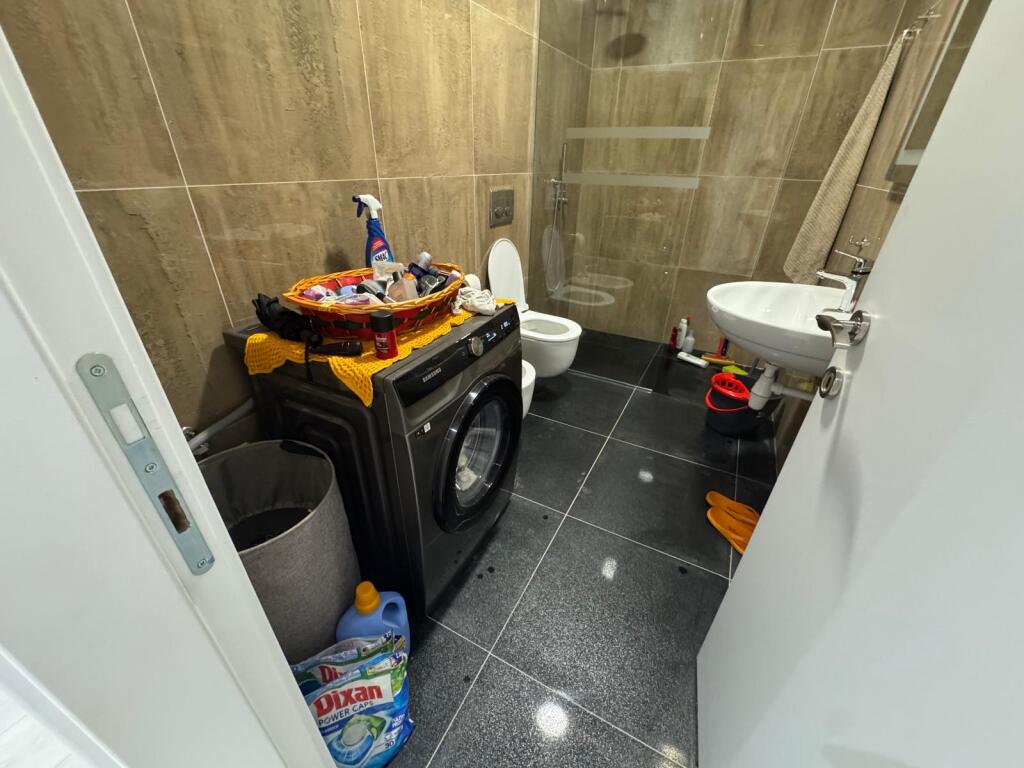 Komleksi zirkon Jepet me qira apartament 2+1