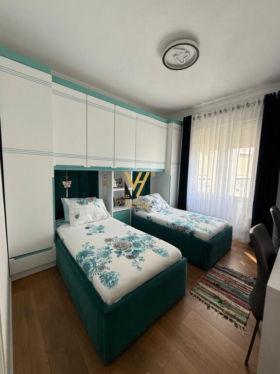 VENDESI APPARTAMENTO 2+1+2 ALLA MOSCHEA, GIARDINO BOTANICO 300.000 EURO