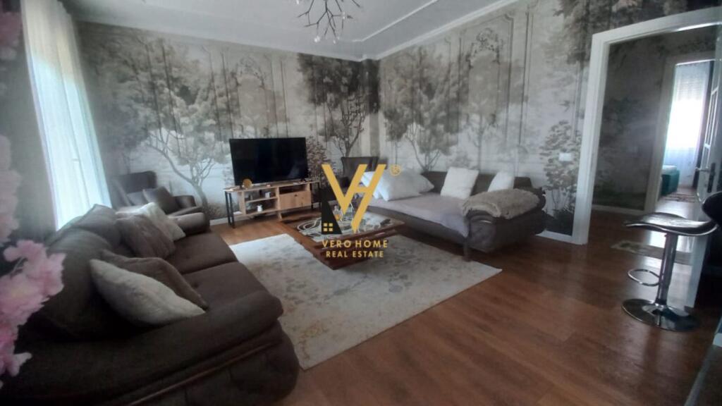 VENDESI APPARTAMENTO 2+1+2 ALLA MOSCHEA, GIARDINO BOTANICO 300.000 EURO